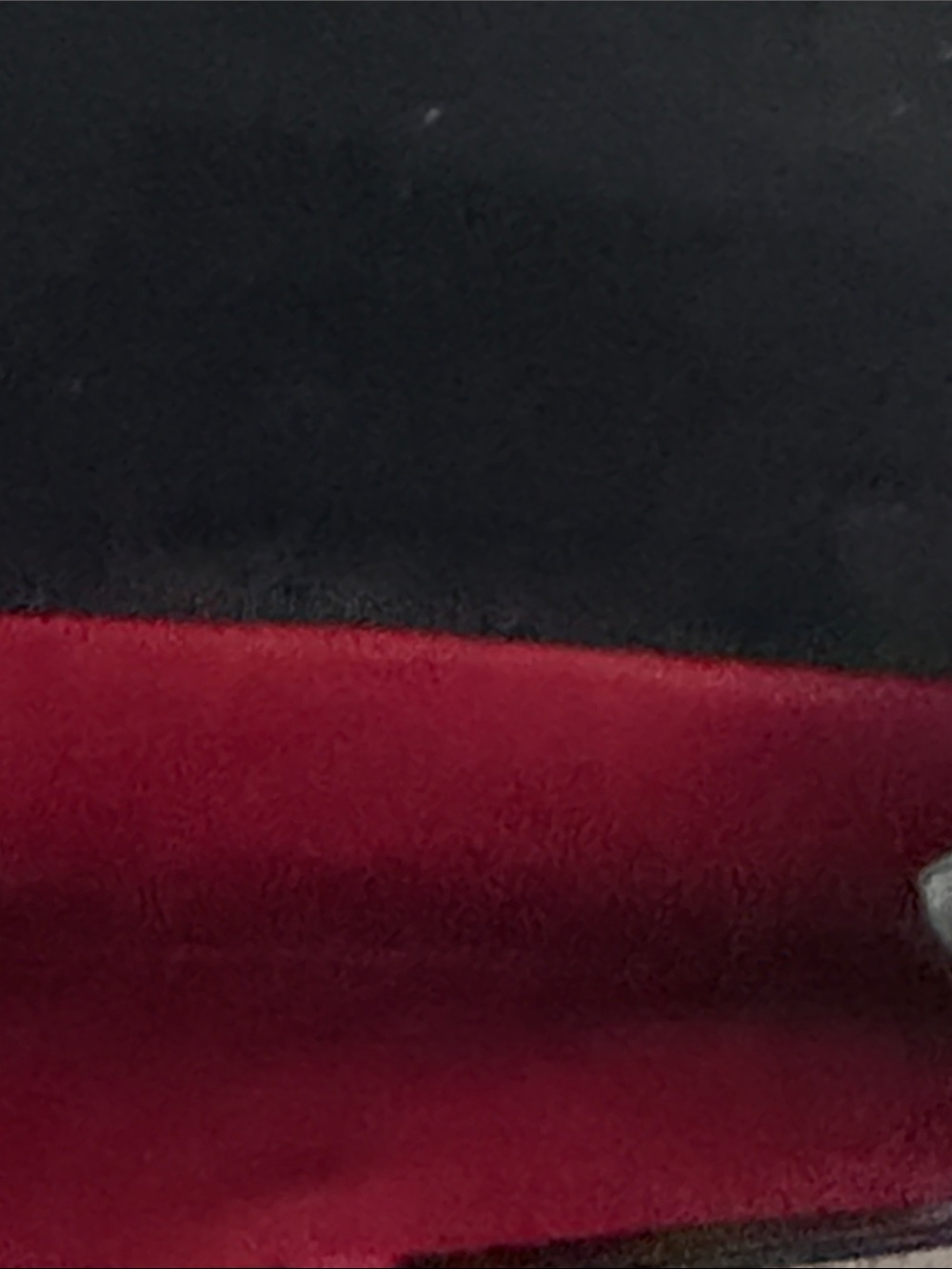 Gucci Black Wallet with Gold Double G Accent - Picture 5 of 7